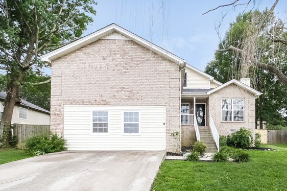 818 Carmen Way La Vergne, TN 37086
